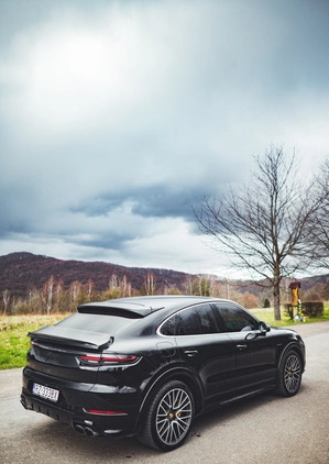 Porsche Cayenne cena 595000 przebieg: 54000, rok produkcji 2019 z Sanok małe 254